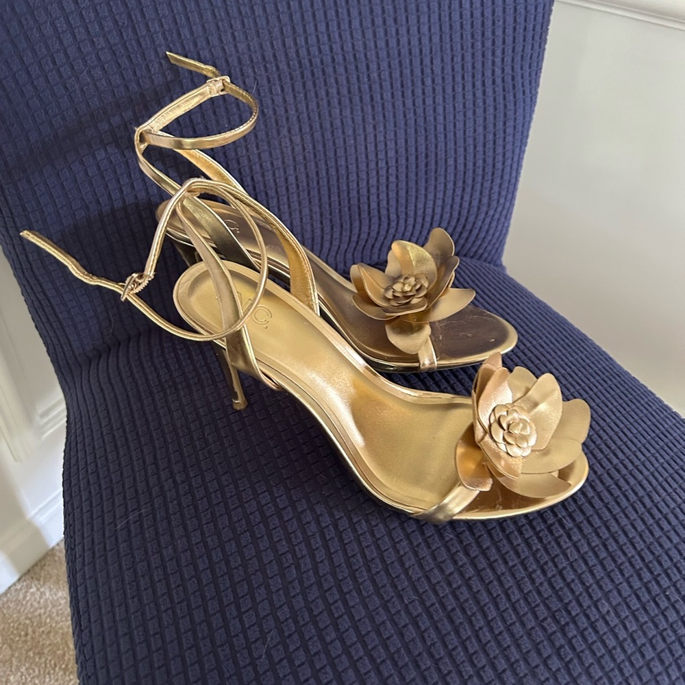 INC International Concepts Gold Heels with Floral Embellishment